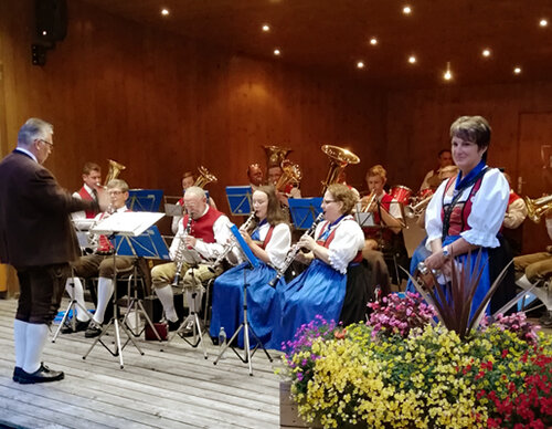 Concert van de traditionele Muziekgroep uit Viehhofen | © viehhofen.at