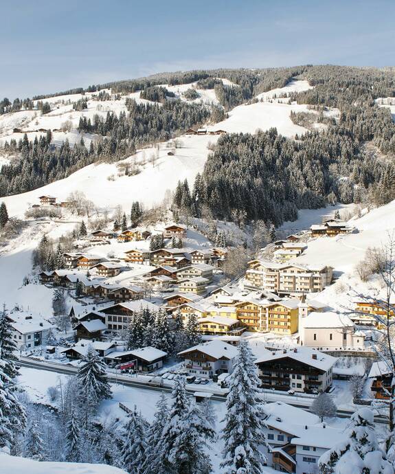 Het idyllische bergdorpje Viehhofen in de winter | © viehhofen.at